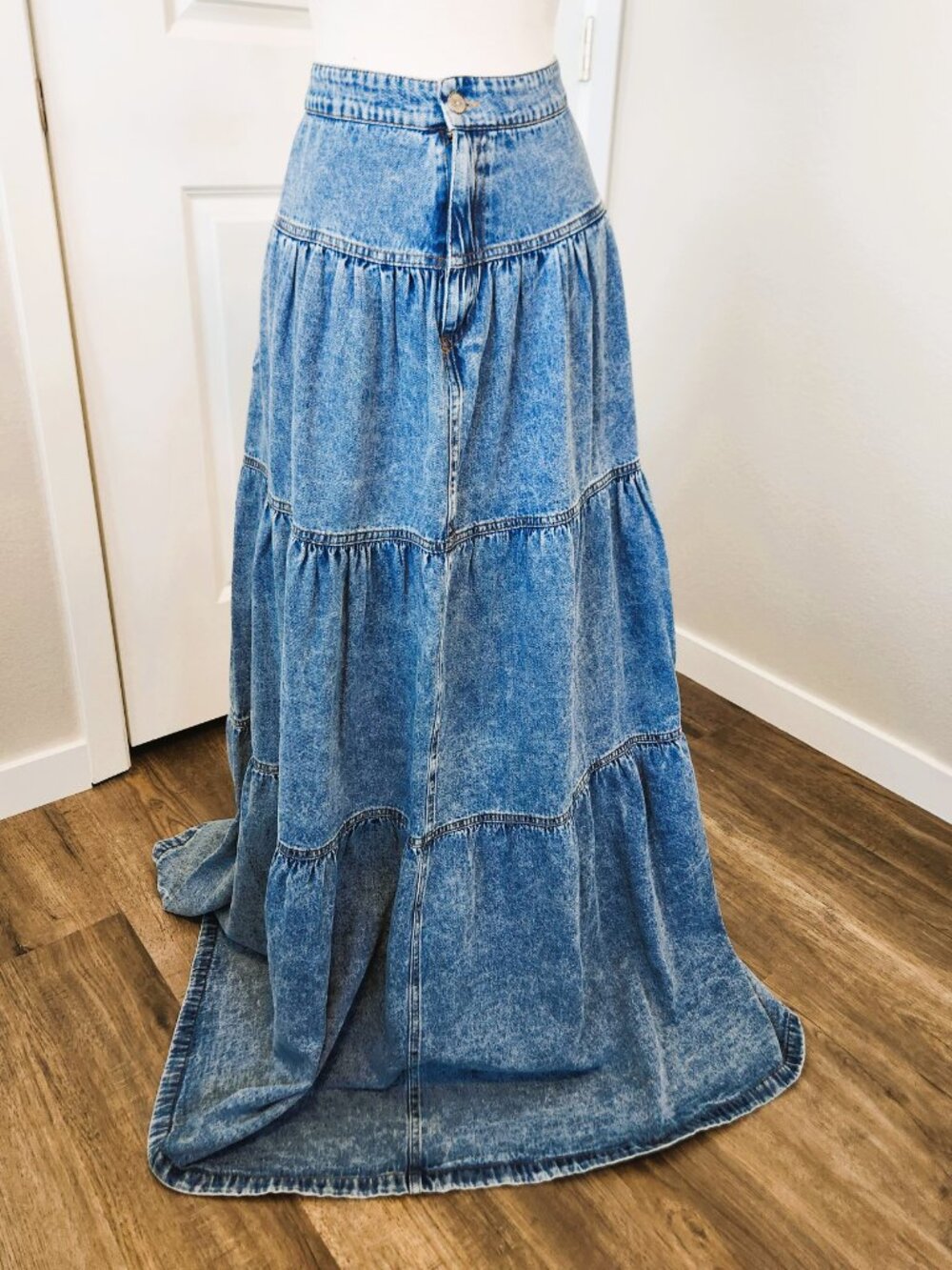 Lucky & Blessed Western Style Denim Maxi Skirt Floor Length with Pockets Size XL - Picture 2 of 7